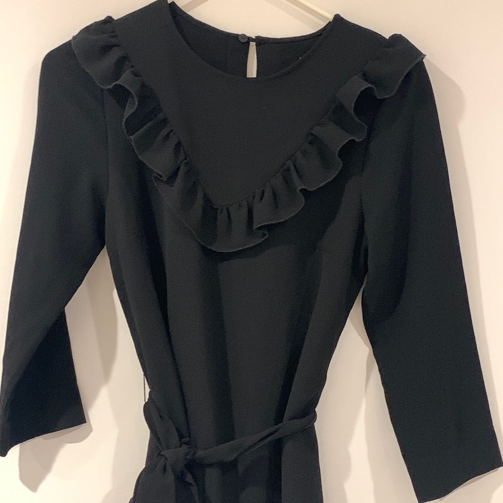 H&M Quarter Sleeve Mini Ruffle Dress - Beautiful ✨